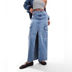 Levi’s 90s Column Ankle Cargo Skirt Indigo Mid Blue Denim Midi Size 25 NWT